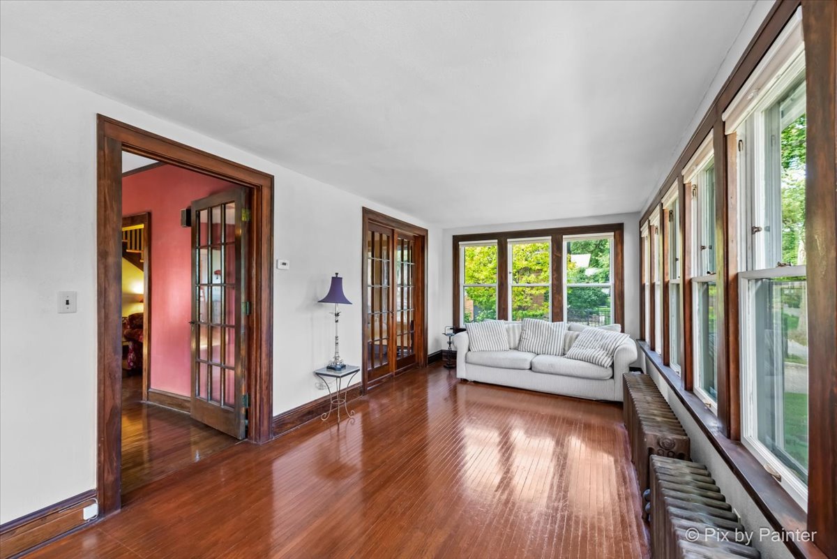 112 S Hickory Avenue