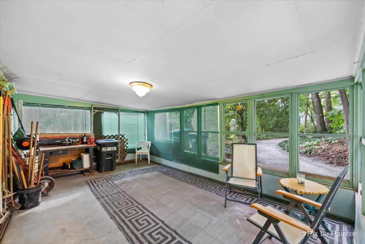 112 S Hickory Avenue