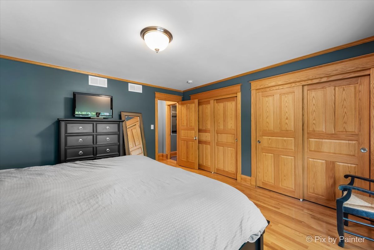 112 S Hickory Avenue