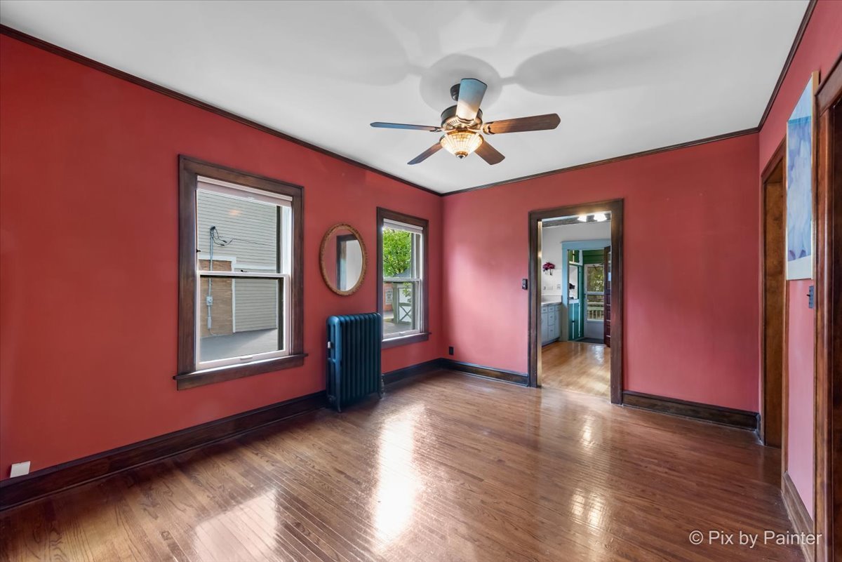 112 S Hickory Avenue