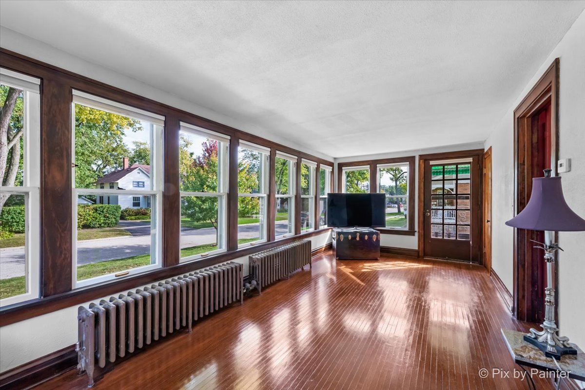 112 S Hickory Avenue