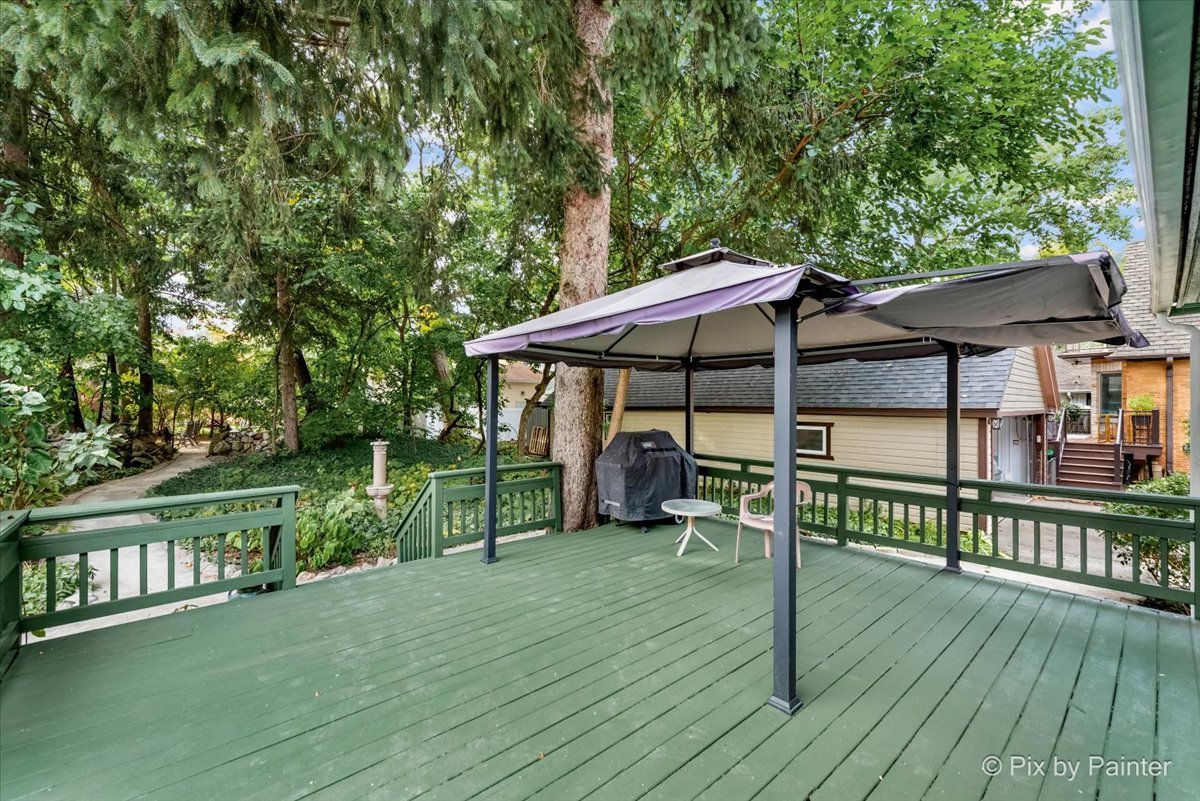 112 S Hickory Avenue