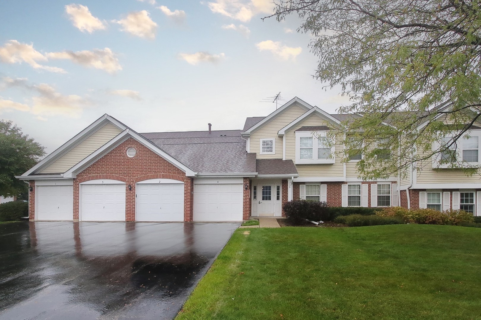 308 Ashbury Court Unit: 1515-1