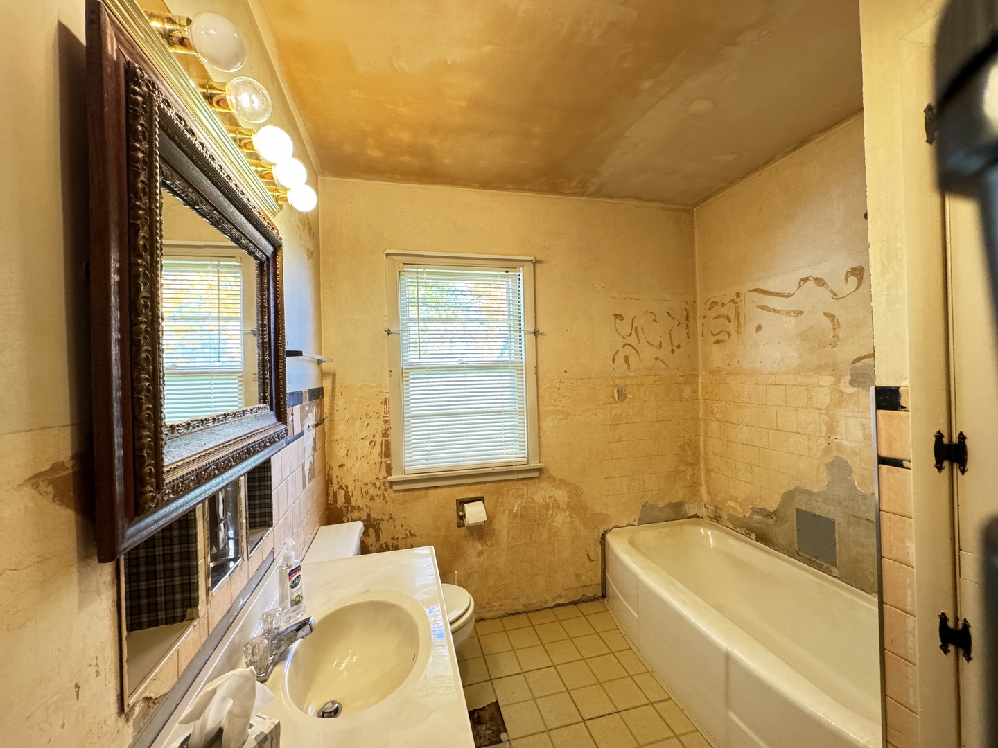 555 E Central Avenue