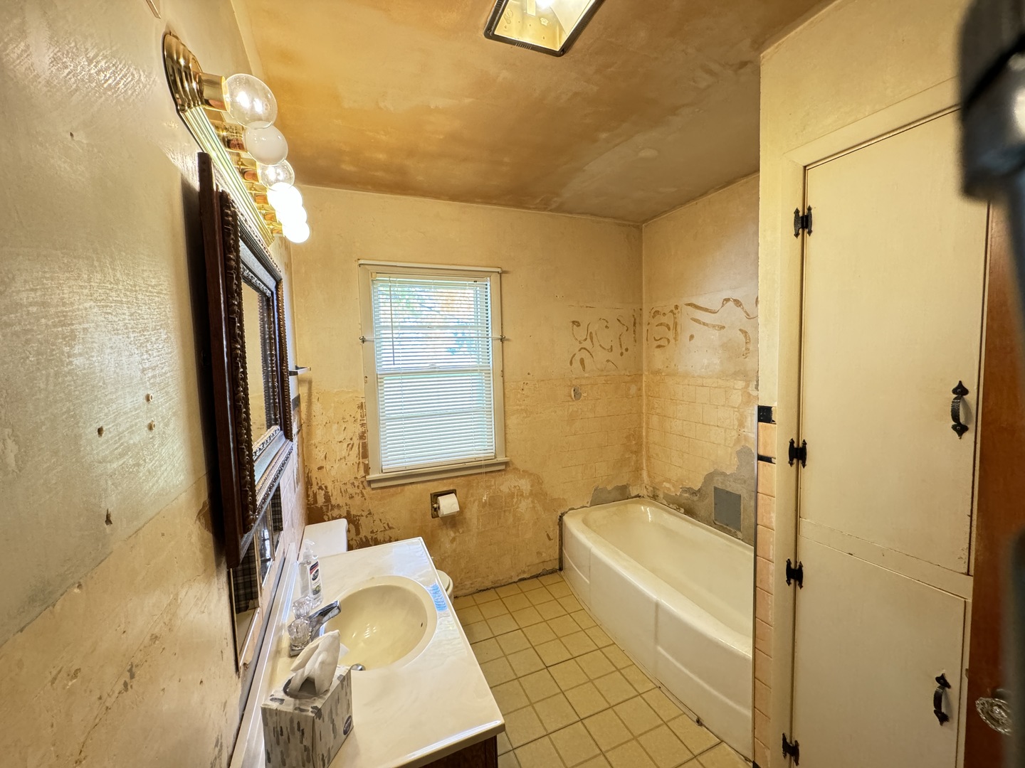 555 E Central Avenue