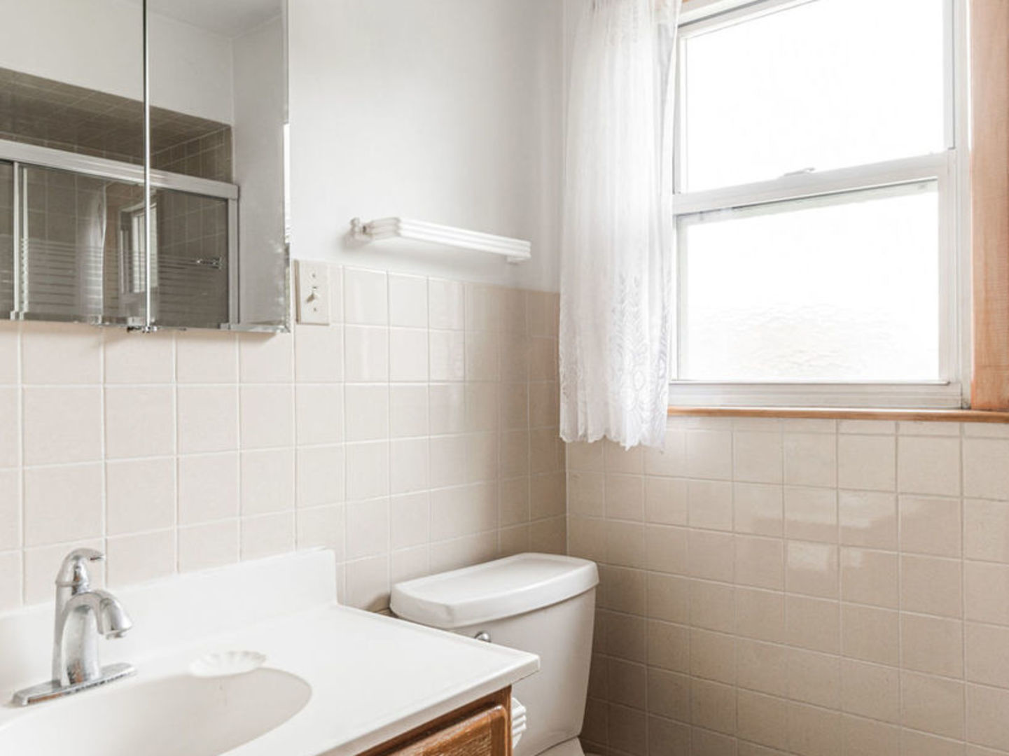 4217 N Mobile Avenue