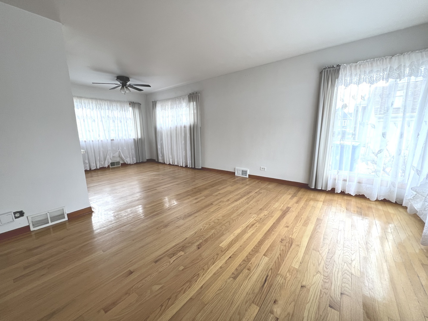 4217 N Mobile Avenue