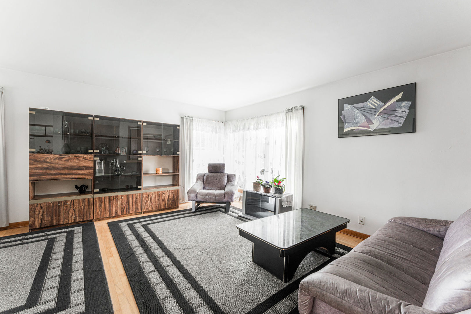 4217 N Mobile Avenue