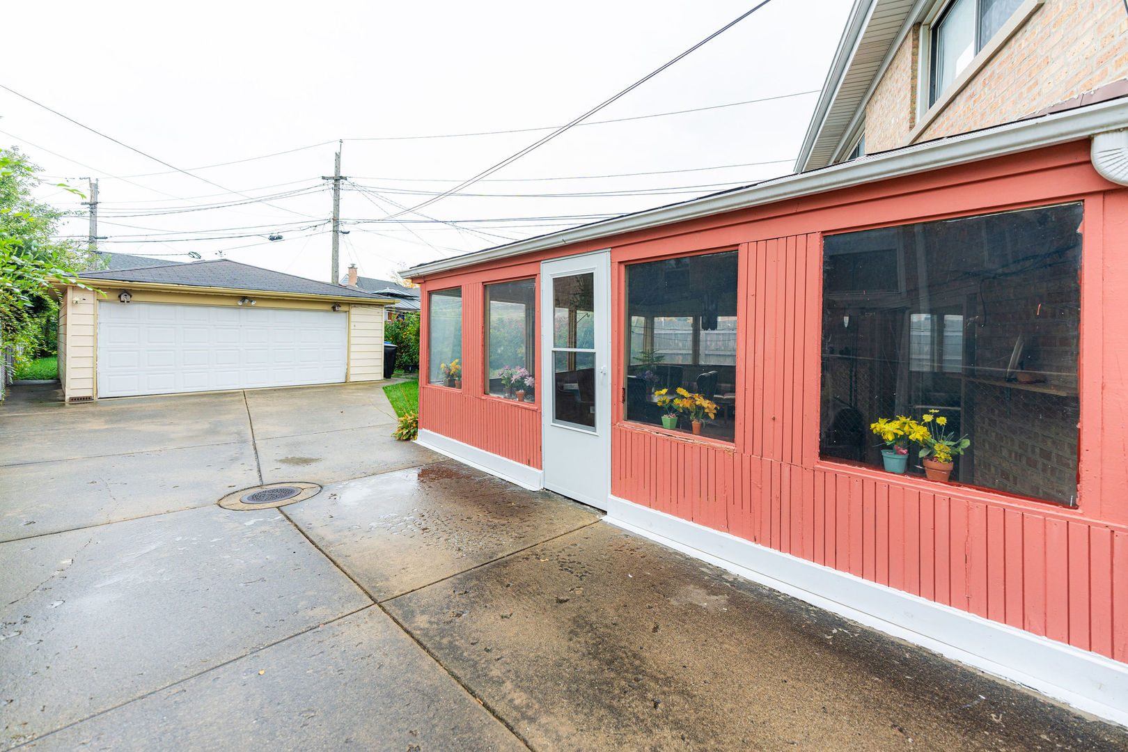 4217 N Mobile Avenue