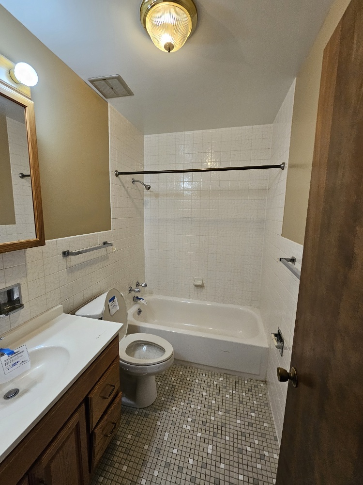 433 S Lombard Avenue Unit: 23