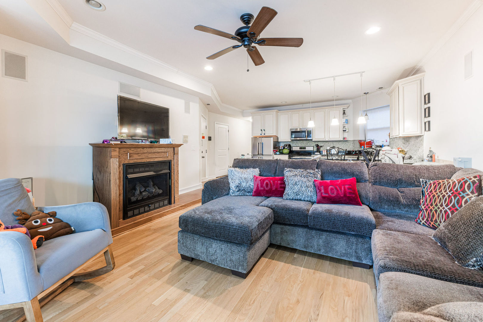 6825 S Harper Avenue Unit: 1S