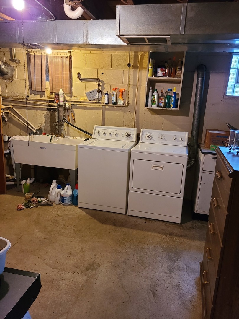 10225 W Fullerton Avenue