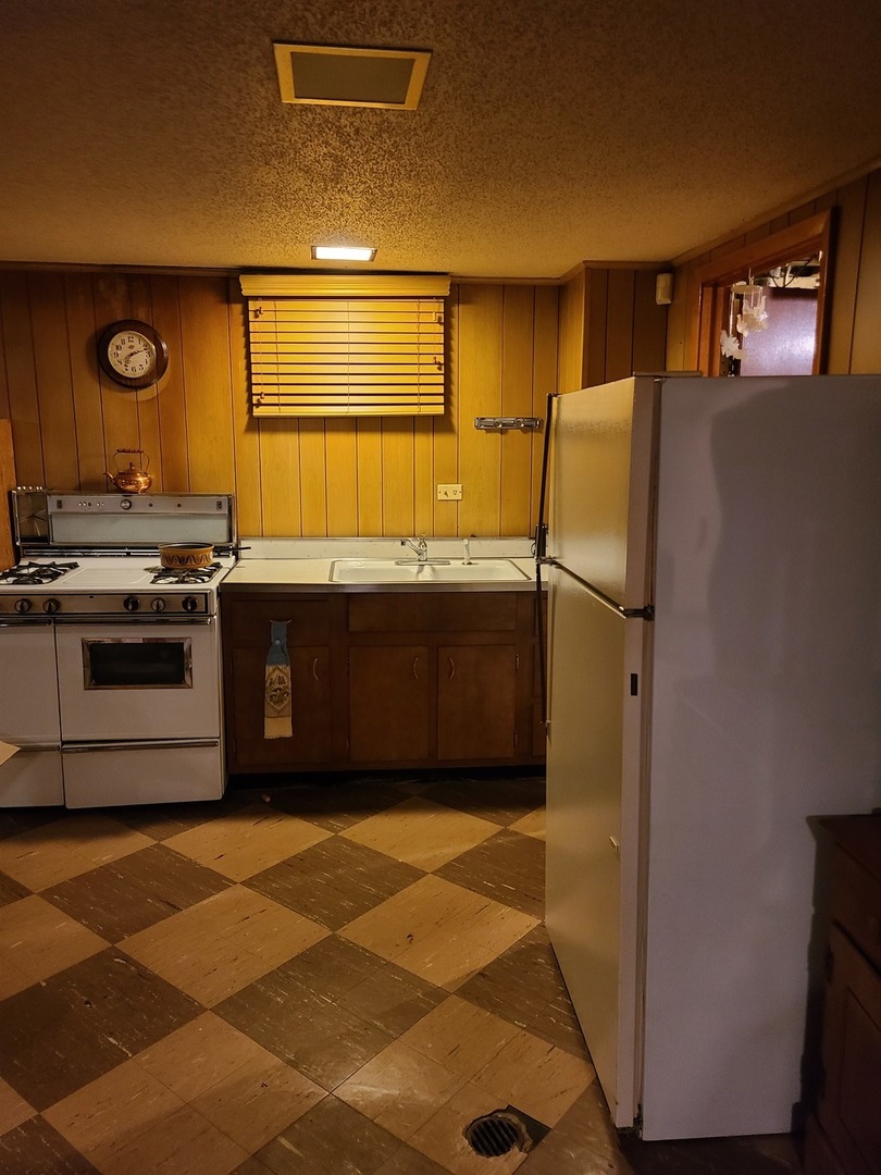 10225 W Fullerton Avenue