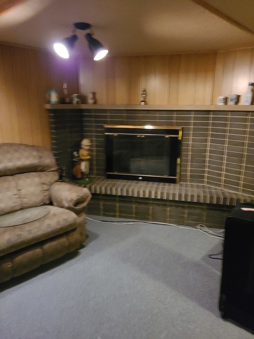 10225 W Fullerton Avenue