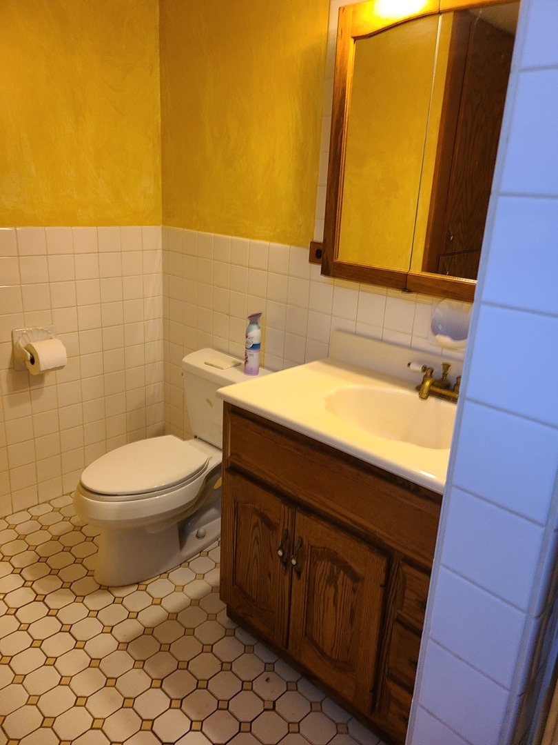 10225 W Fullerton Avenue