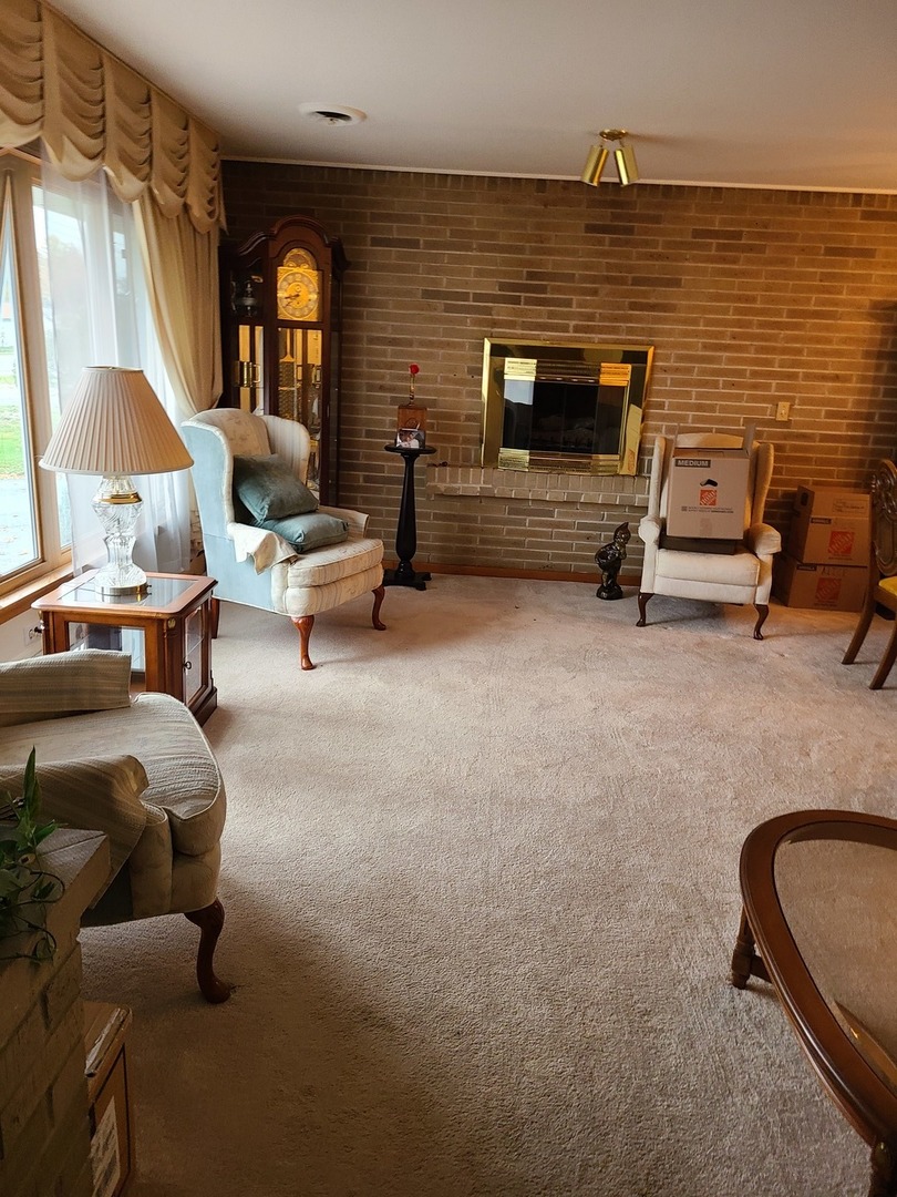 10225 W Fullerton Avenue