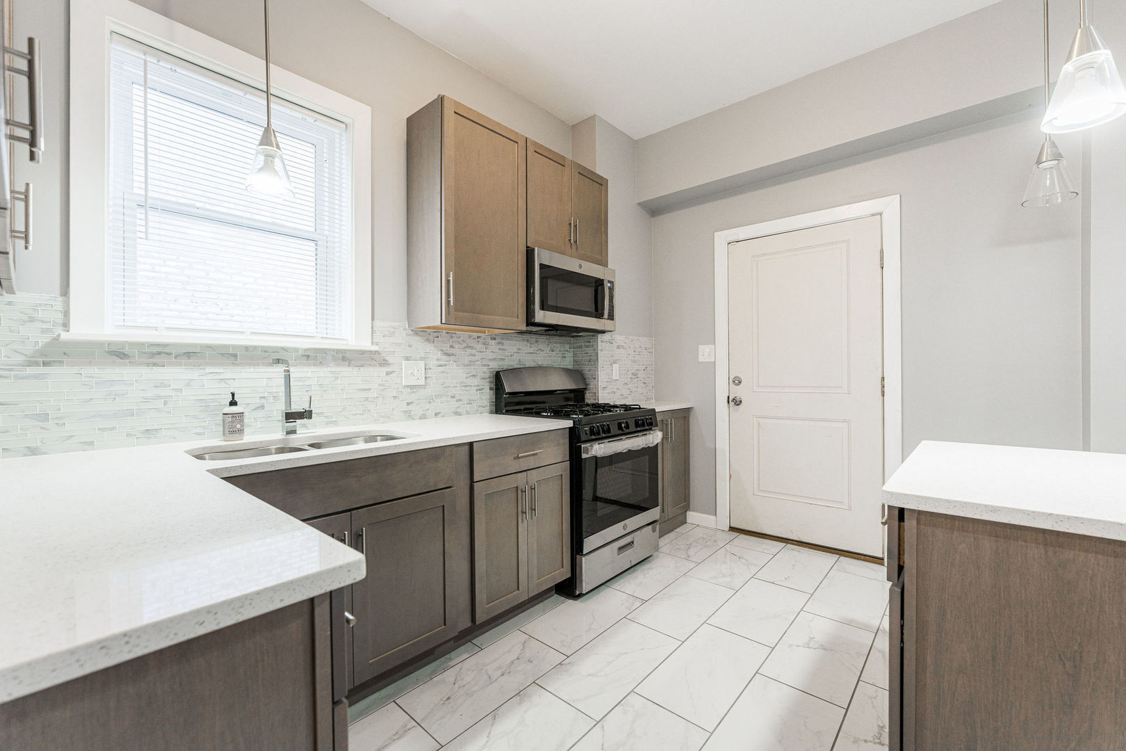 6937 S Eberhart Avenue