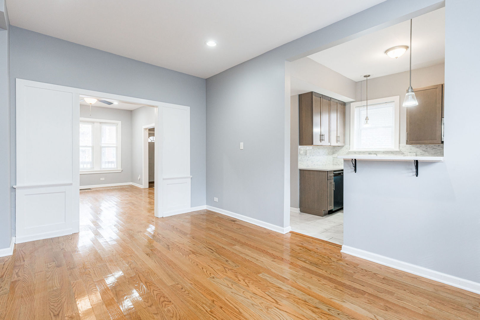 6937 S Eberhart Avenue