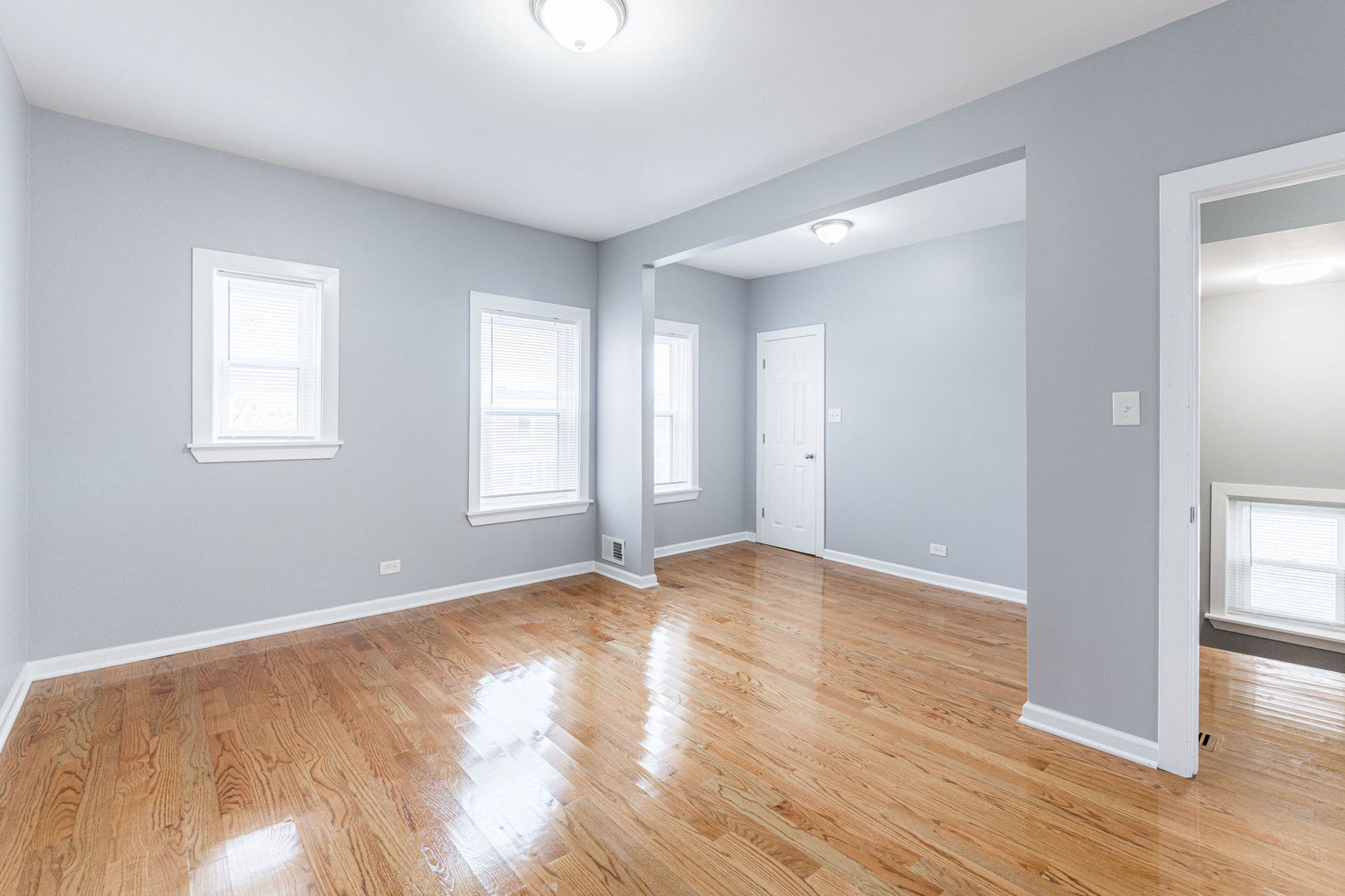 6937 S Eberhart Avenue