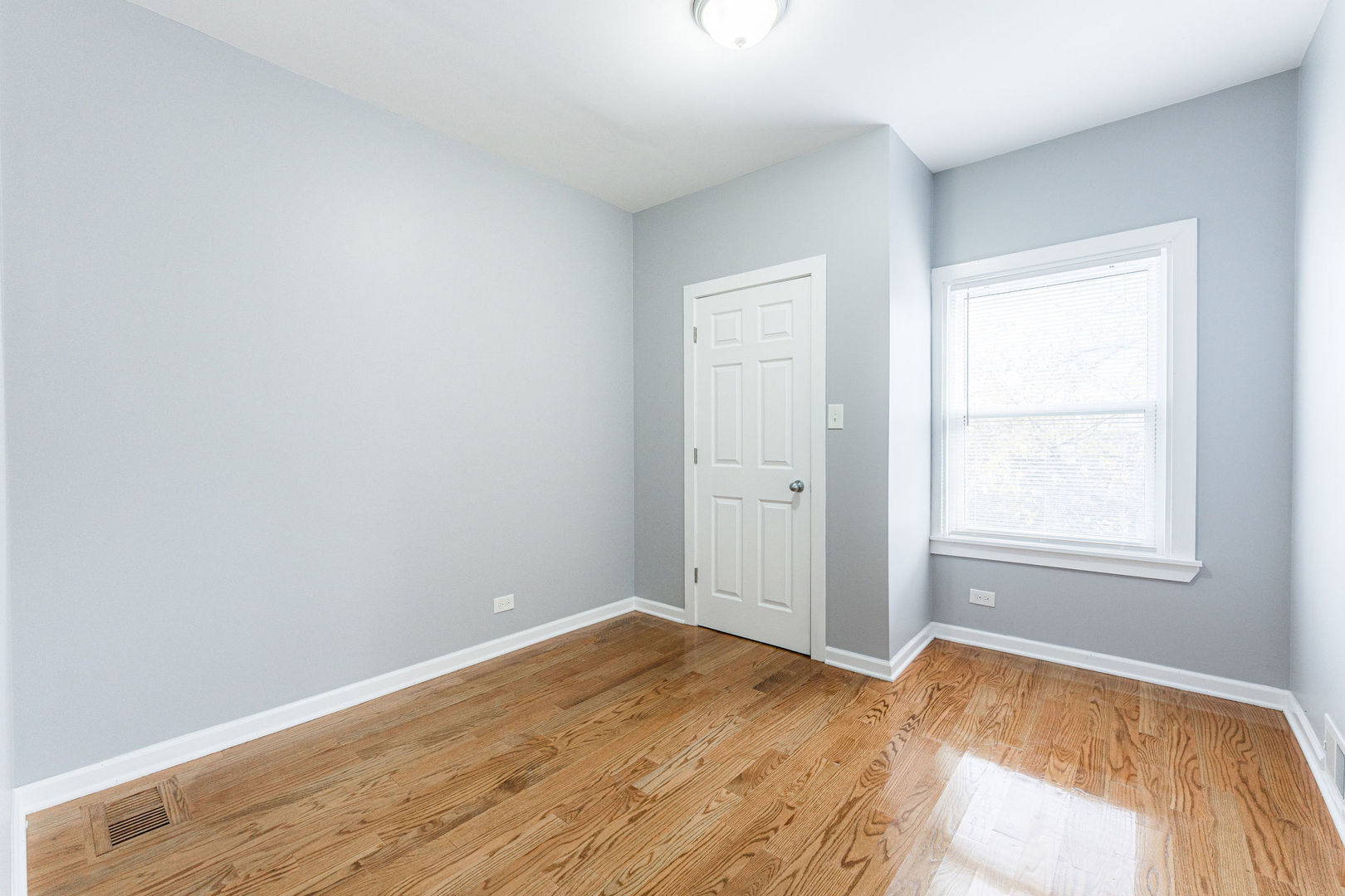 6937 S Eberhart Avenue