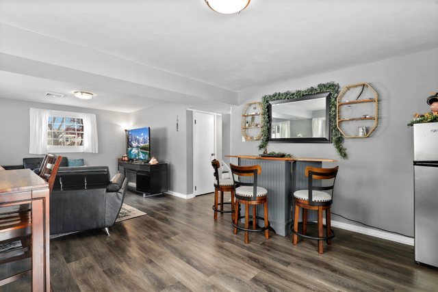 1660 Highland Boulevard