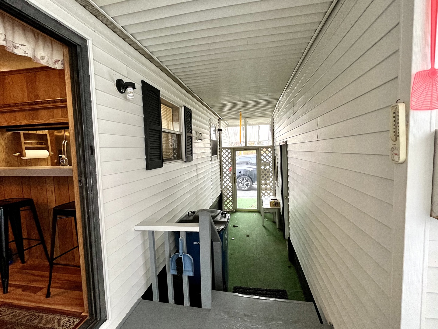 430 1/2 N Kenosha Avenue