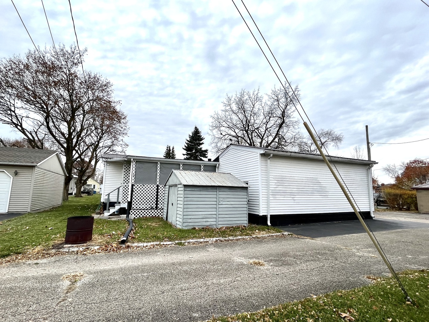 430 1/2 N Kenosha Avenue