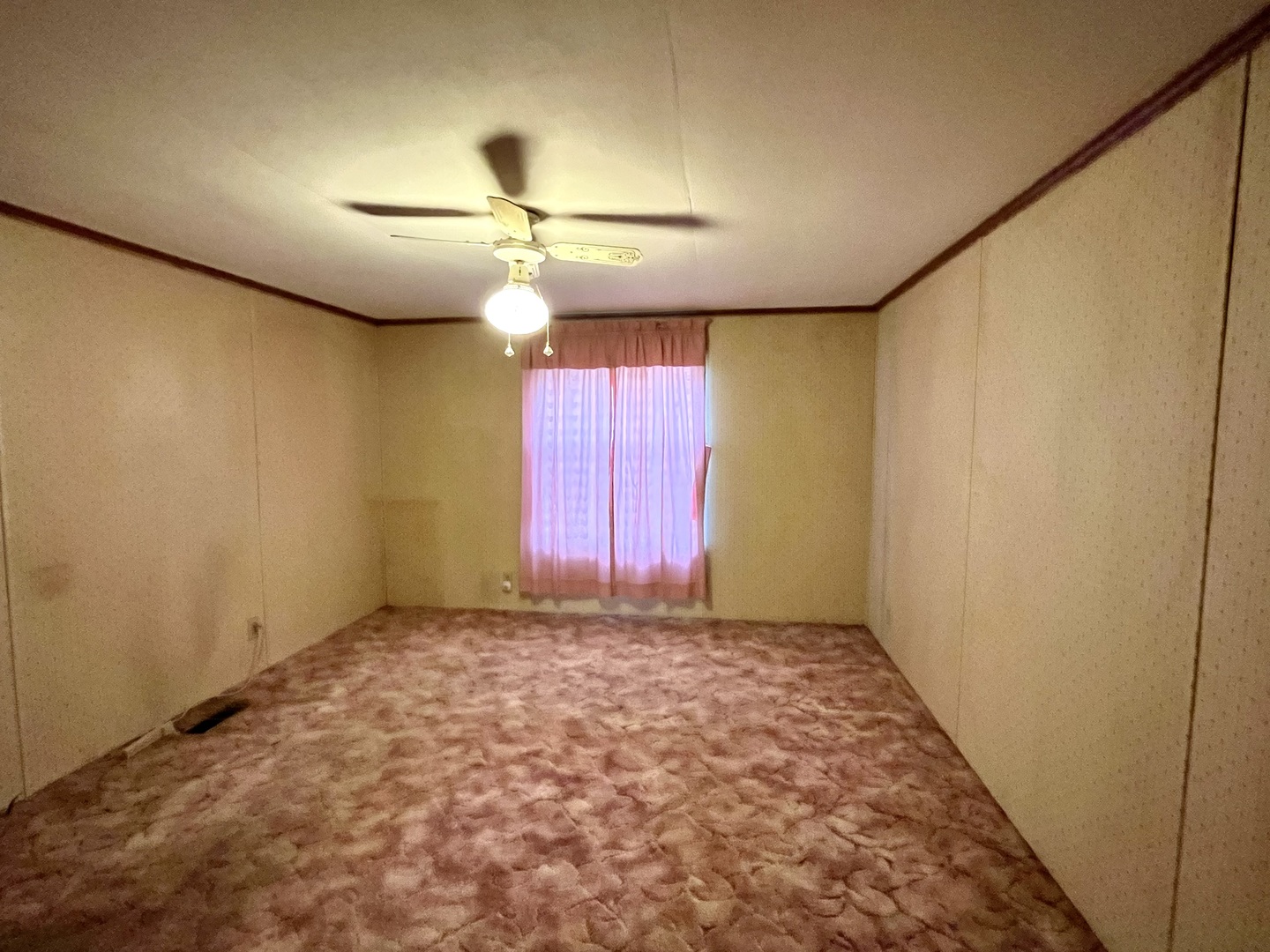 430 1/2 N Kenosha Avenue