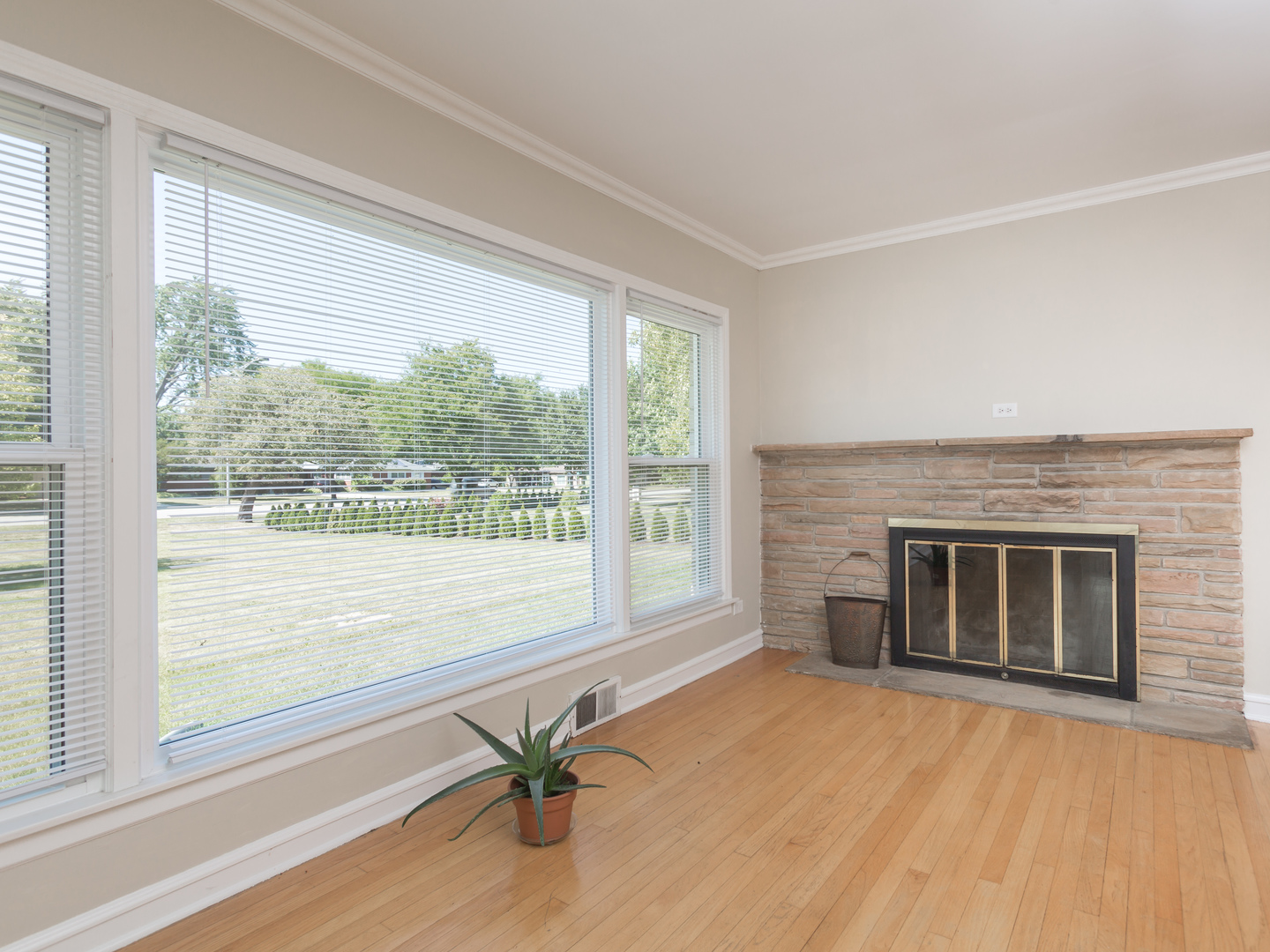 817 S ARLINGTON HEIGHTS Road