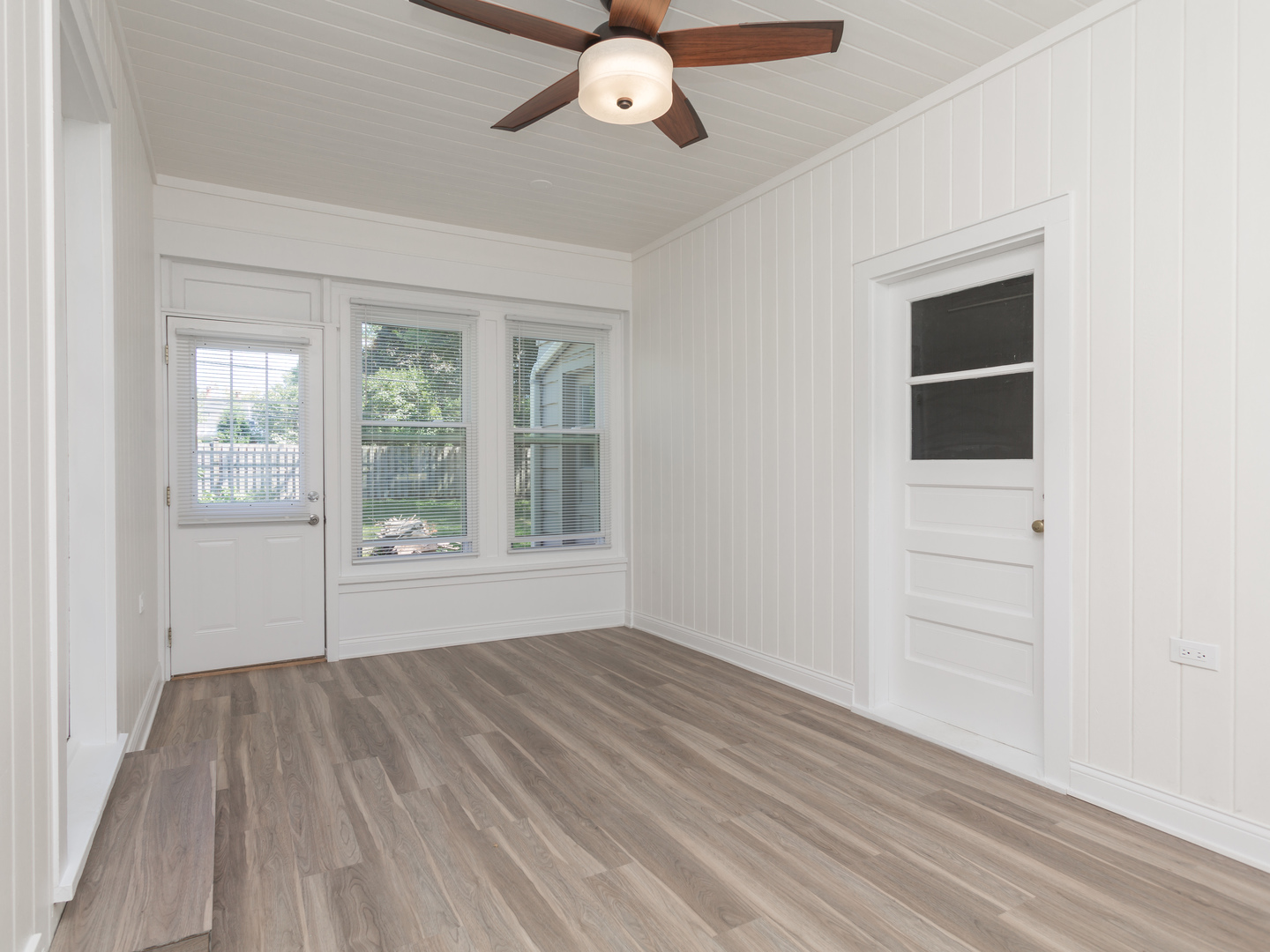 817 S ARLINGTON HEIGHTS Road