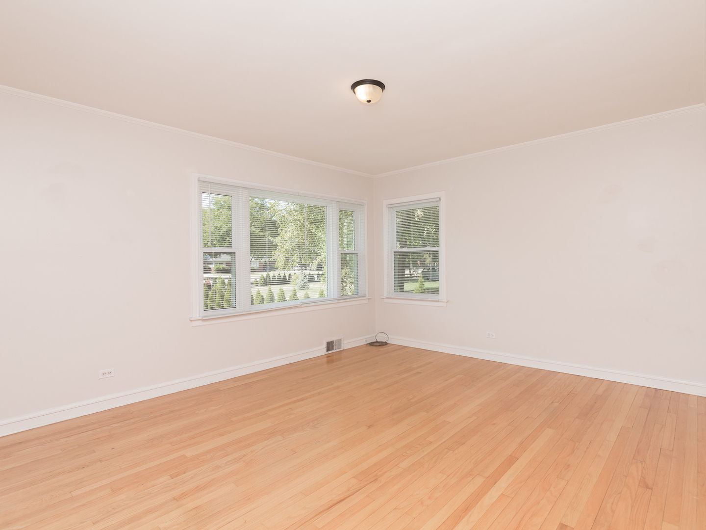 817 S ARLINGTON HEIGHTS Road