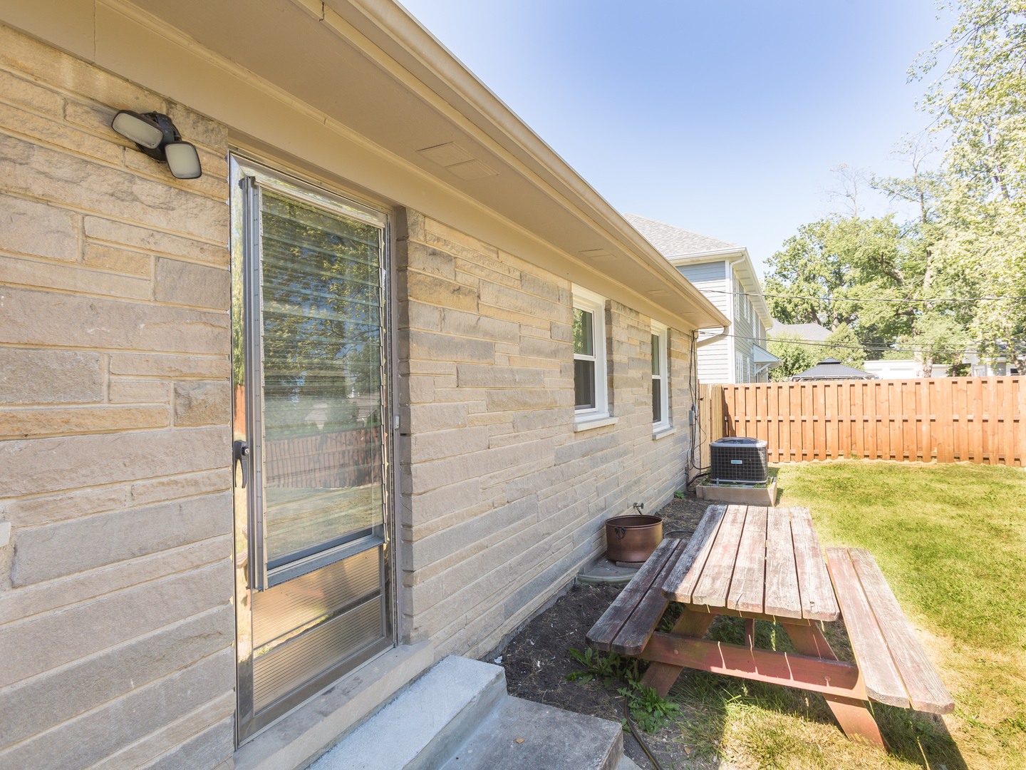 817 S ARLINGTON HEIGHTS Road