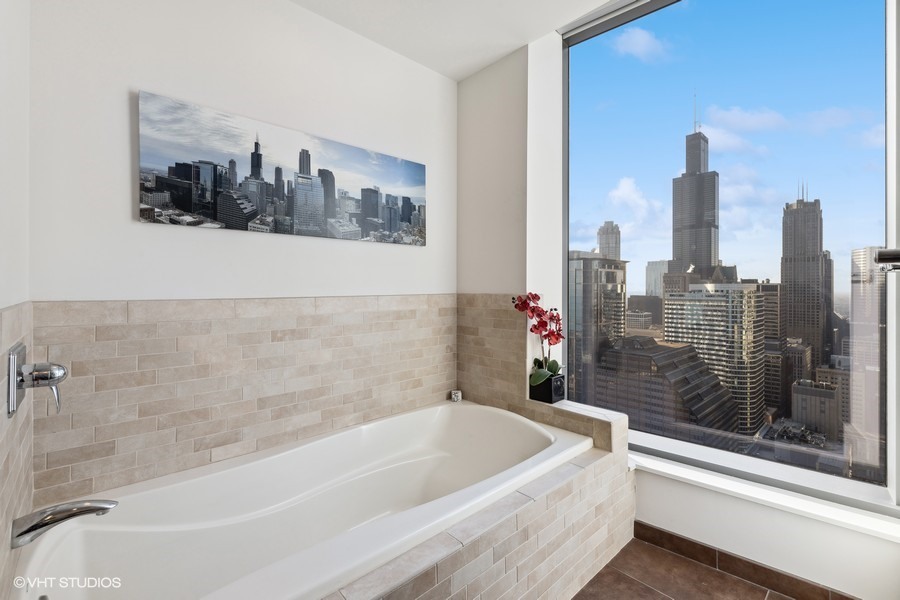 60 E Monroe Street Unit: 4504