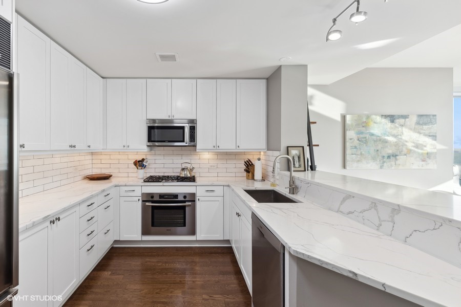 60 E Monroe Street Unit: 4504