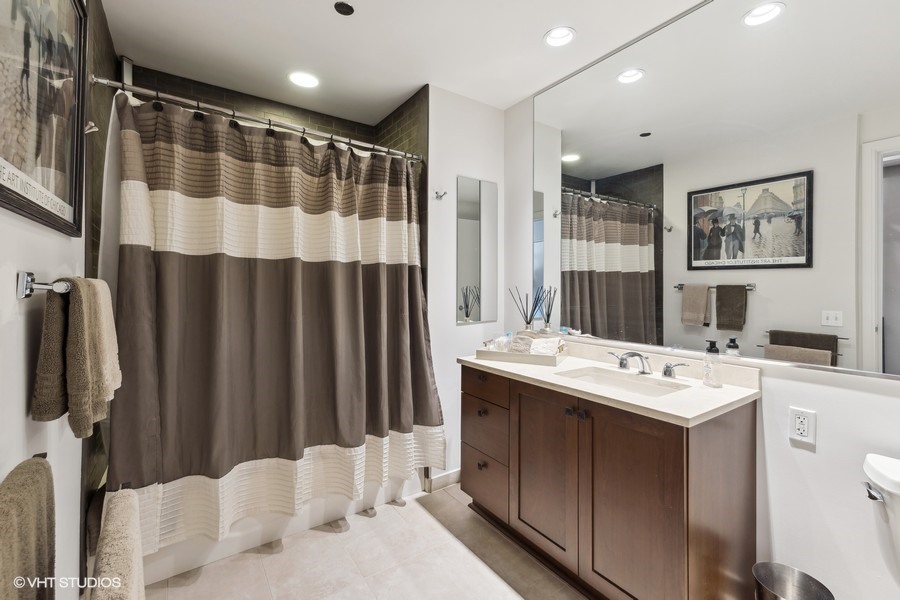 60 E Monroe Street Unit: 4504