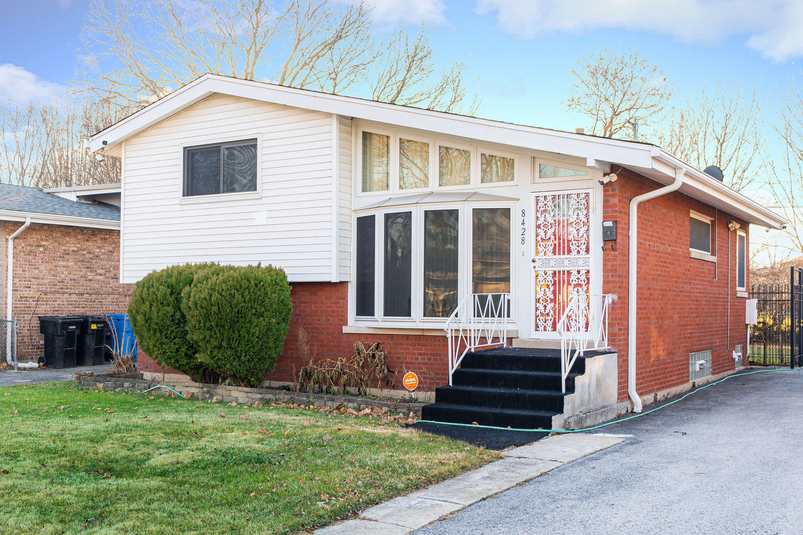 8428 S Kimbark Avenue