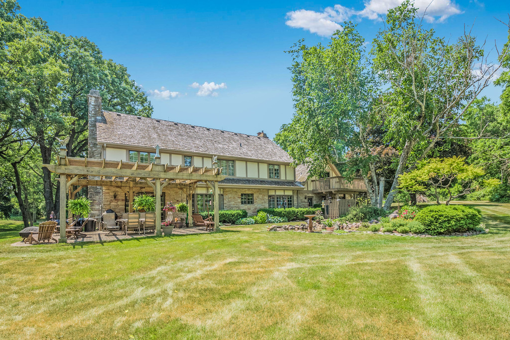 41W586 Golden Oaks Lane