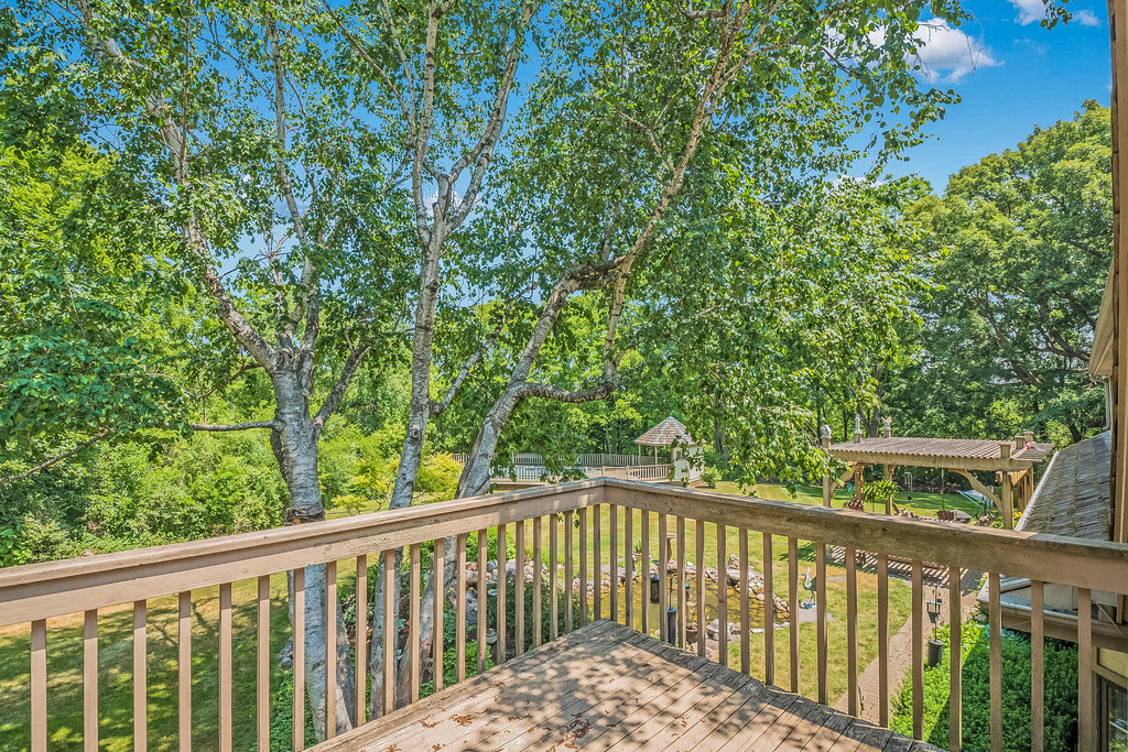 41W586 Golden Oaks Lane