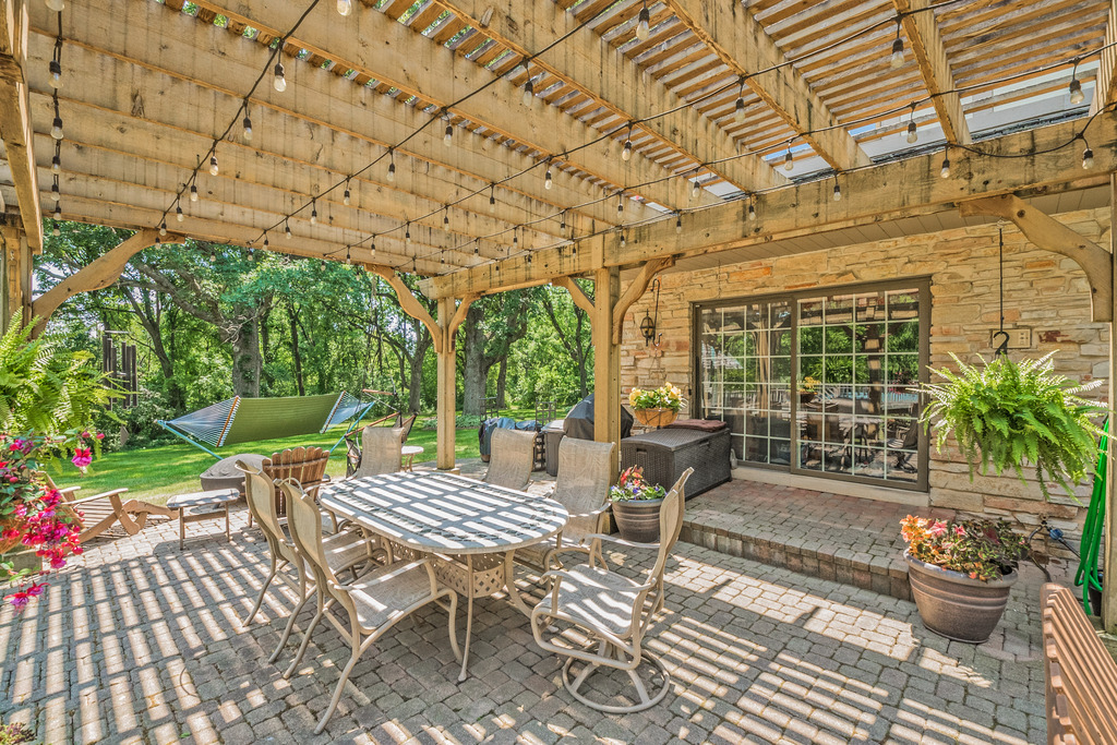 41W586 Golden Oaks Lane