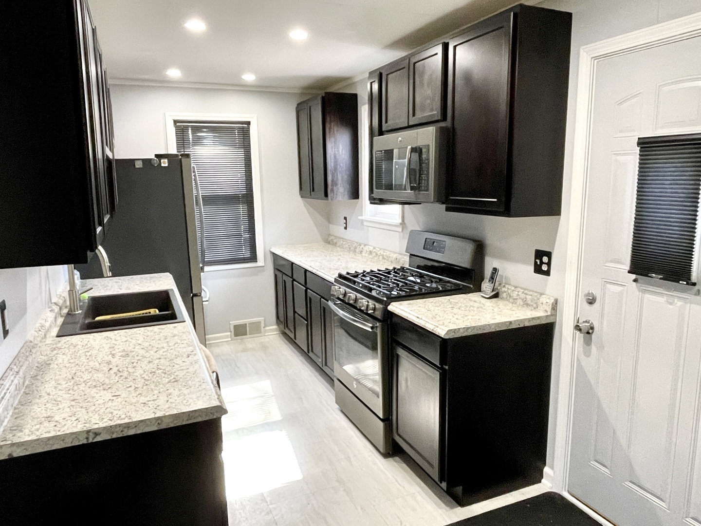 06N139 Hillside Drive