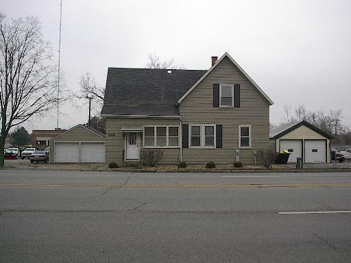 25W579 ARMY TRAIL Road