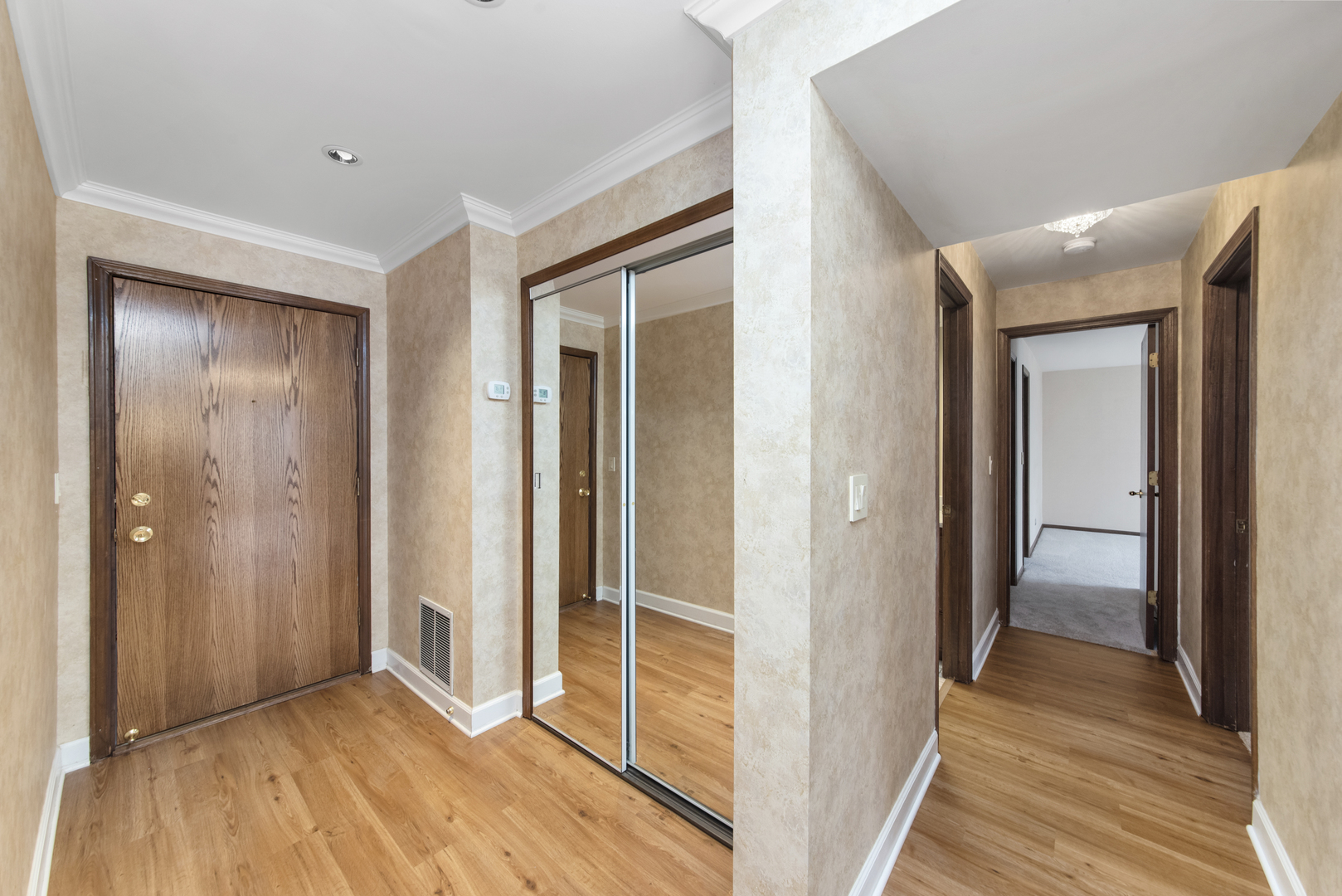 1S150 Spring Road Unit: 2E