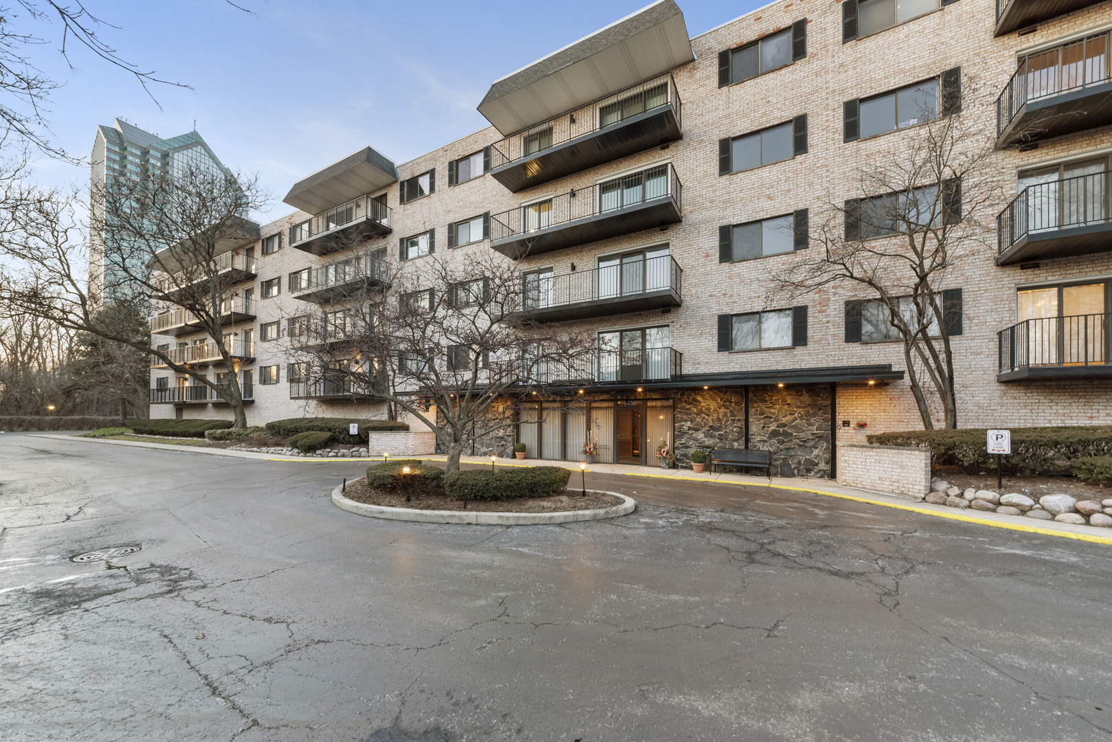 1S150 Spring Road Unit: 2E