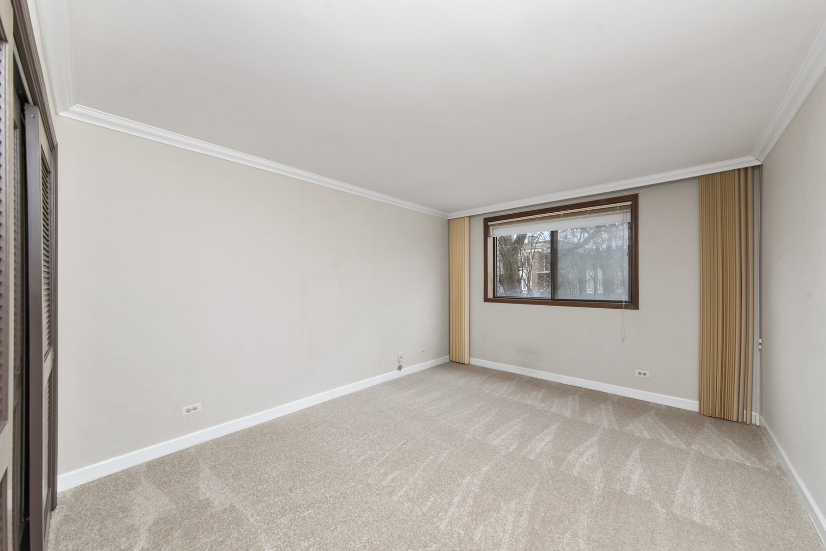 1S150 Spring Road Unit: 2E