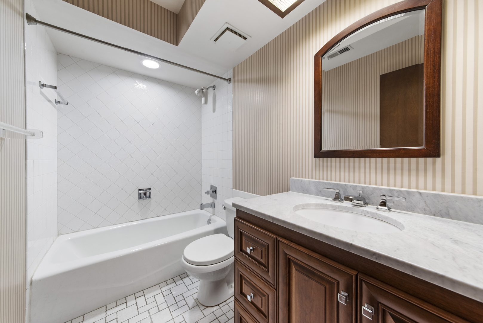 1S150 Spring Road Unit: 2E