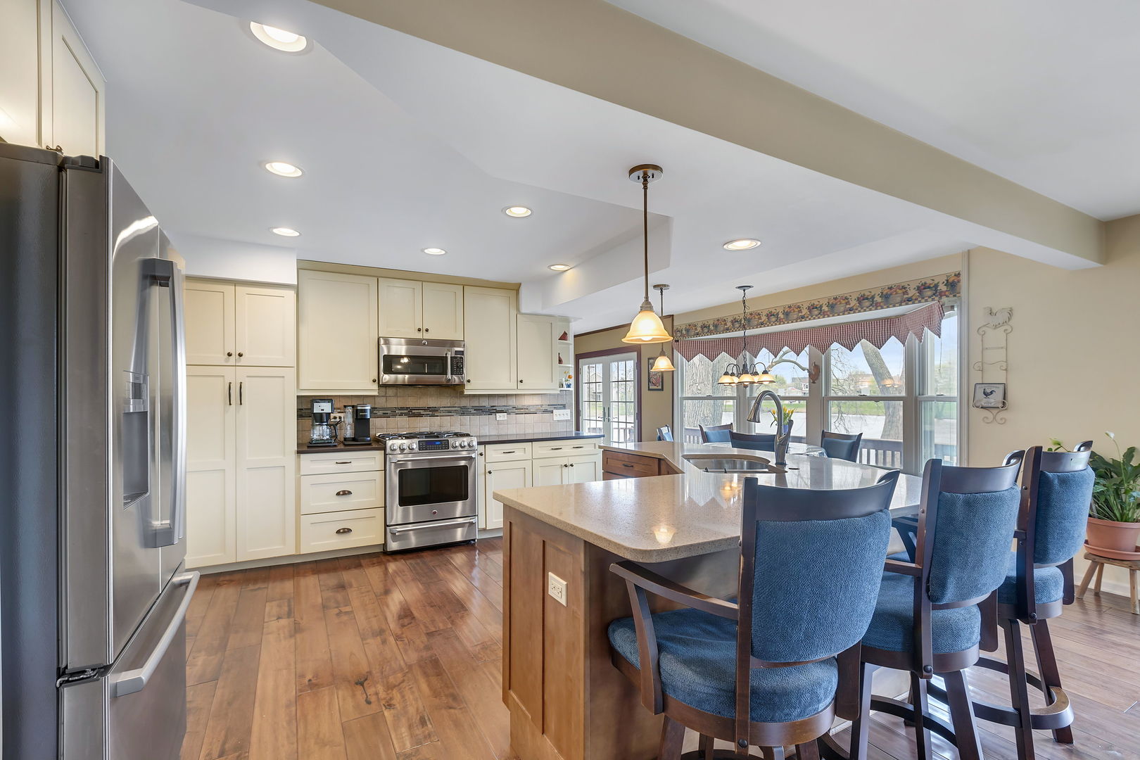 887 N Dovington Court