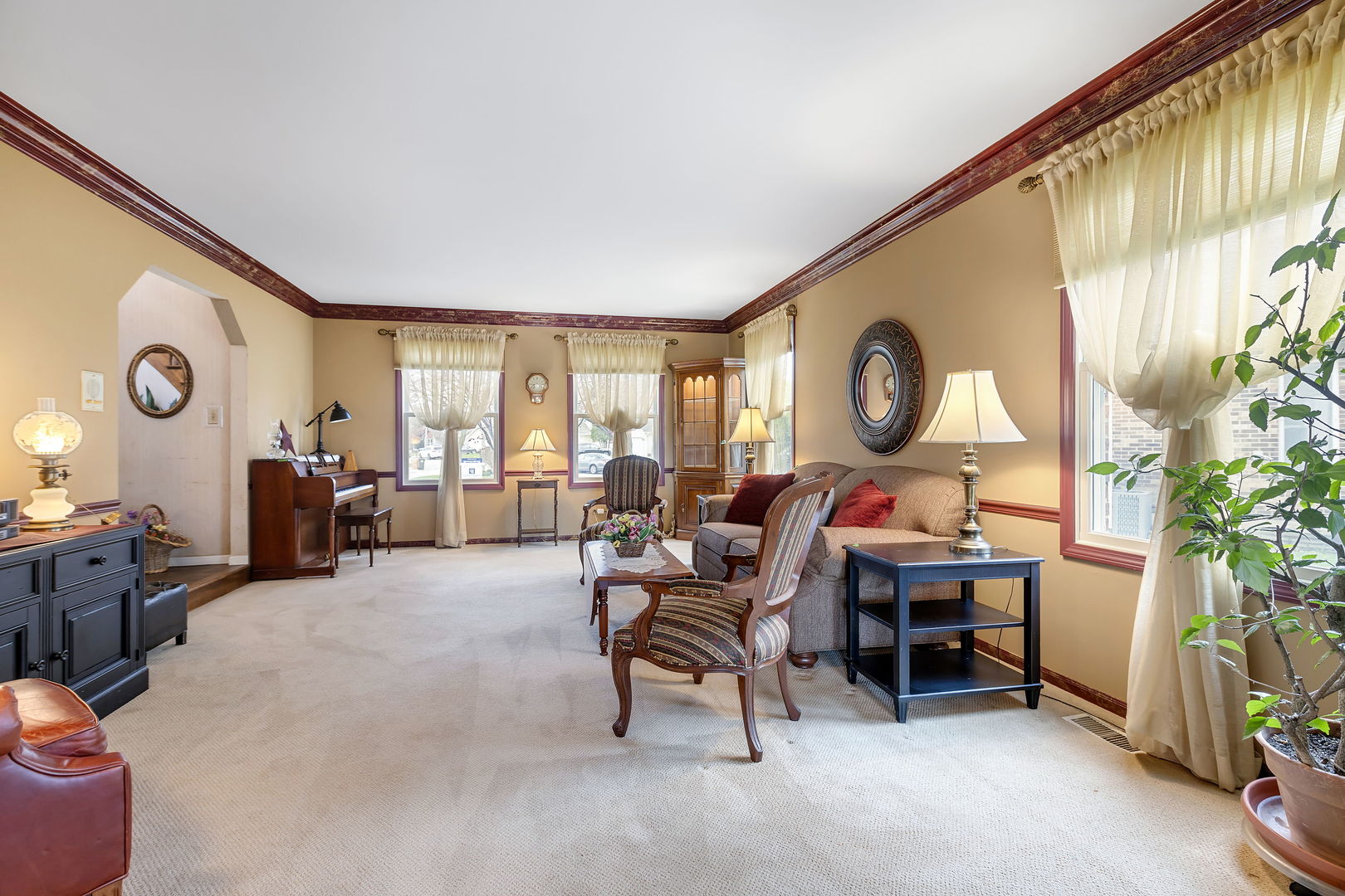 887 N Dovington Court