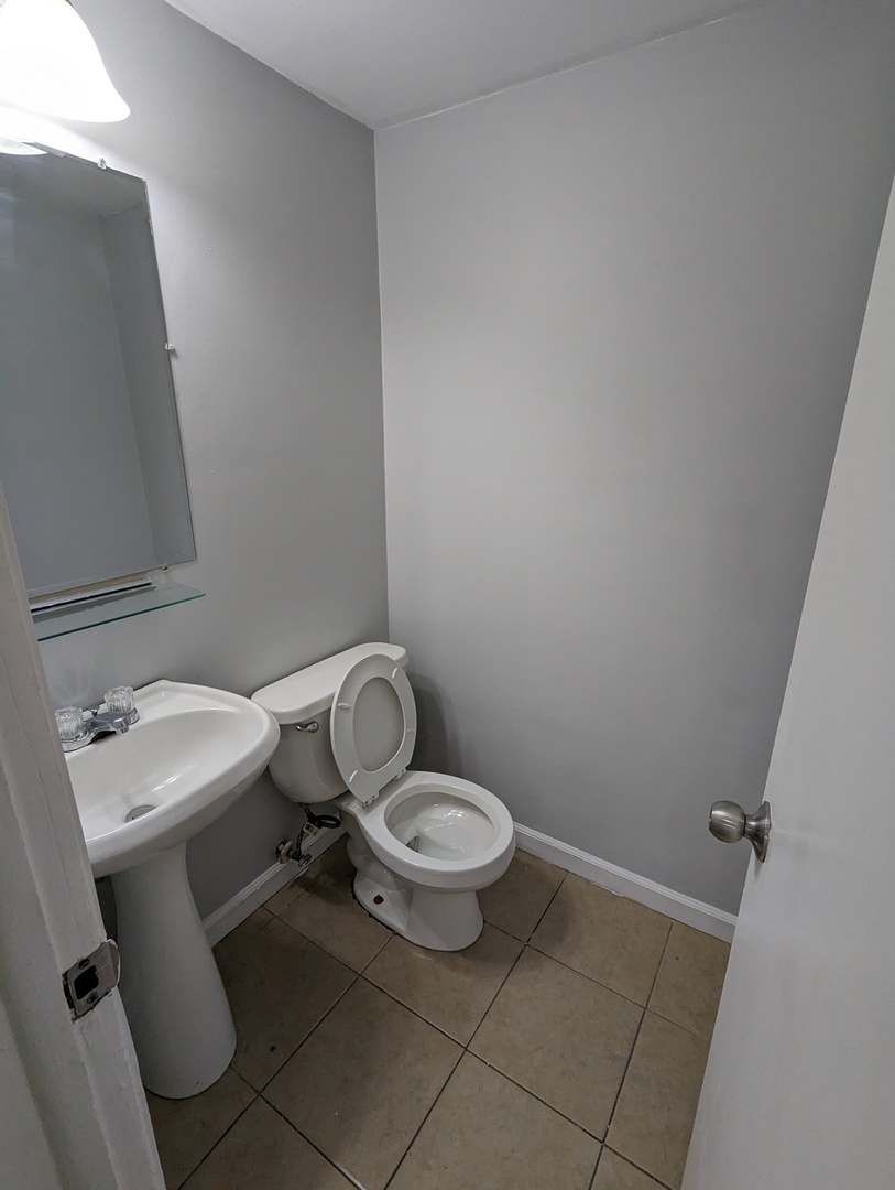 1304 Kingsbury Drive Unit: D