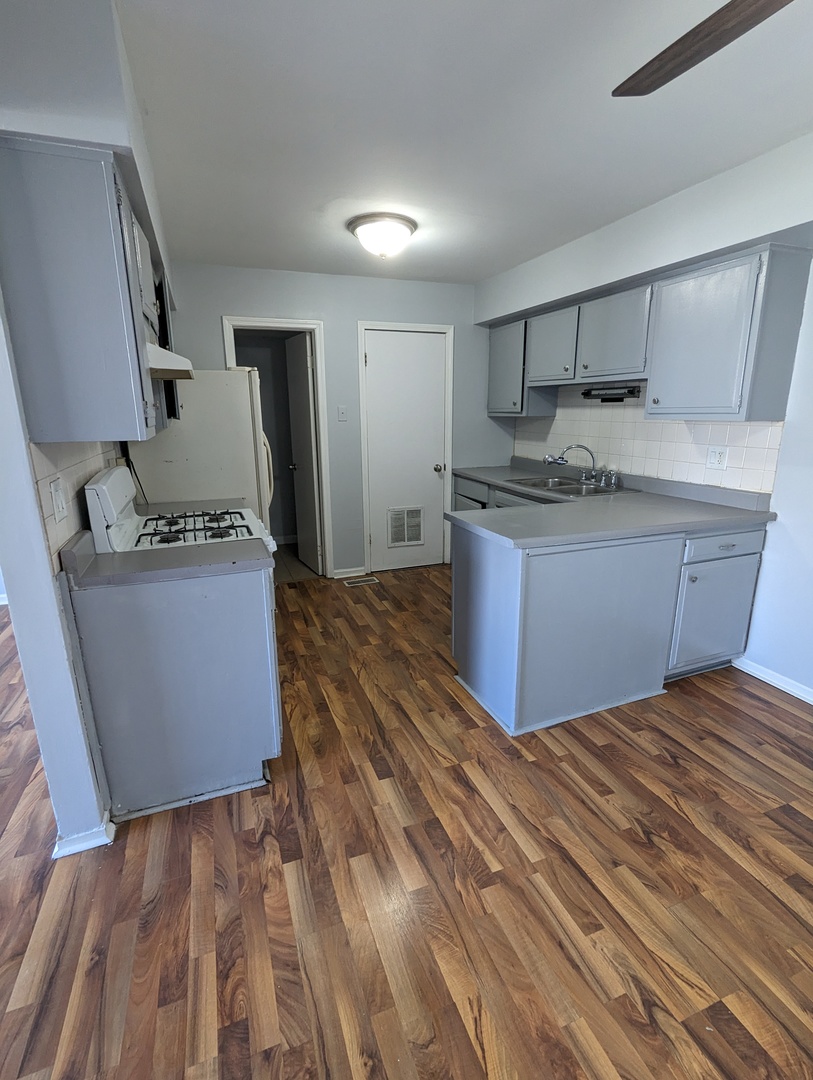 1304 Kingsbury Drive Unit: D