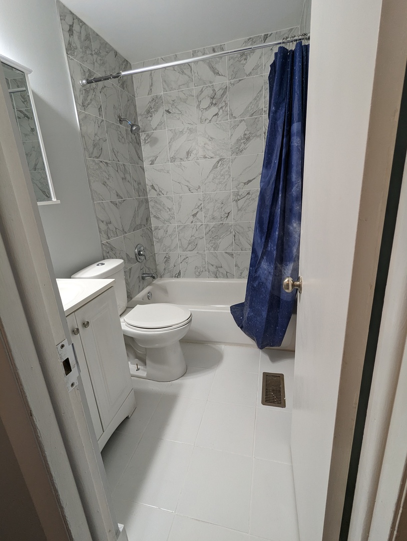 1304 Kingsbury Drive Unit: D